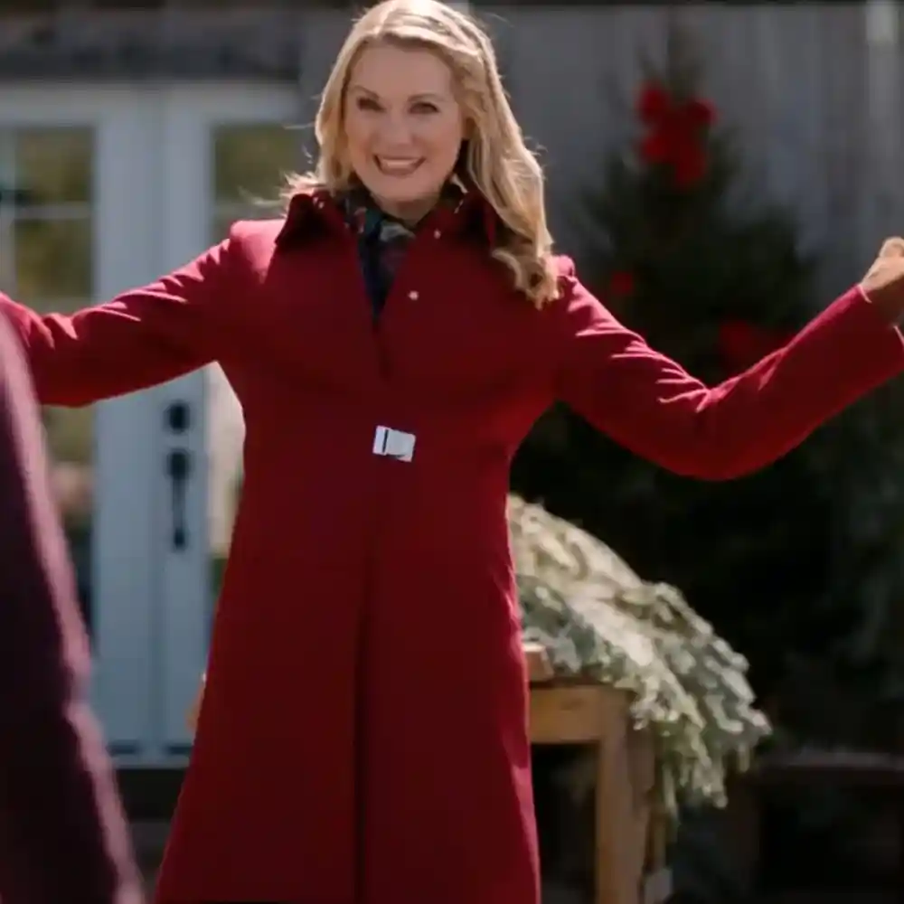 natalie-lisinska-christmas-in-washington-red-long-coat