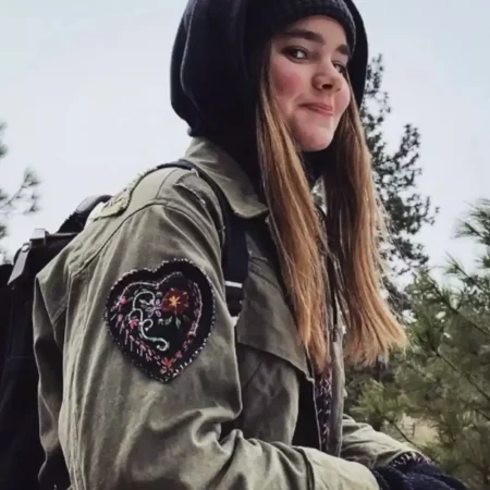 jurassic-world-isabella-sermon-jacket