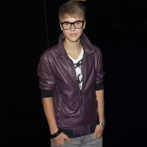 singer-justin-bieber-purple-jacket