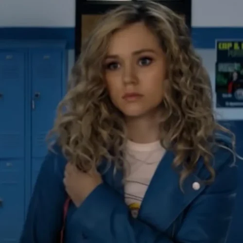 courtney-whitmore-stargirl-s02-blue-jacket